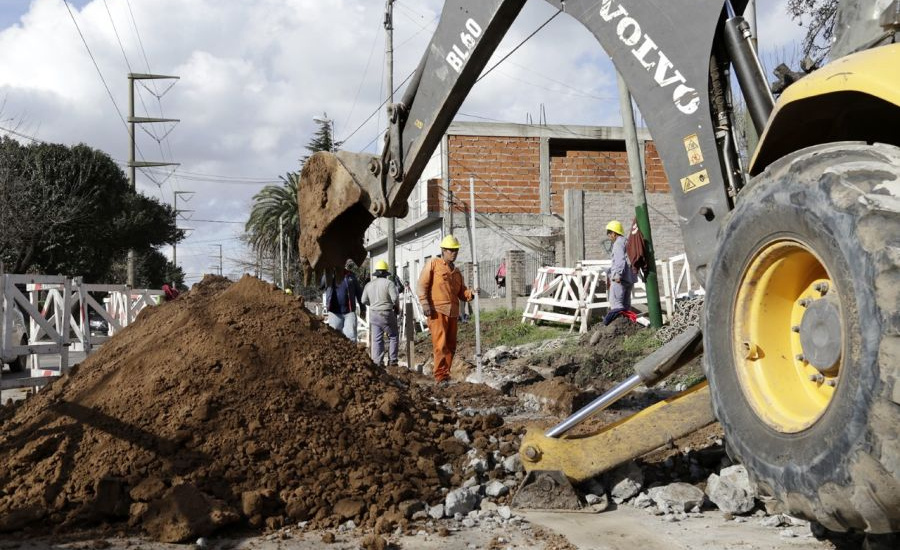 Cascallares: "En Brown se están instalando 243 kilómetros de caños de cloacas"