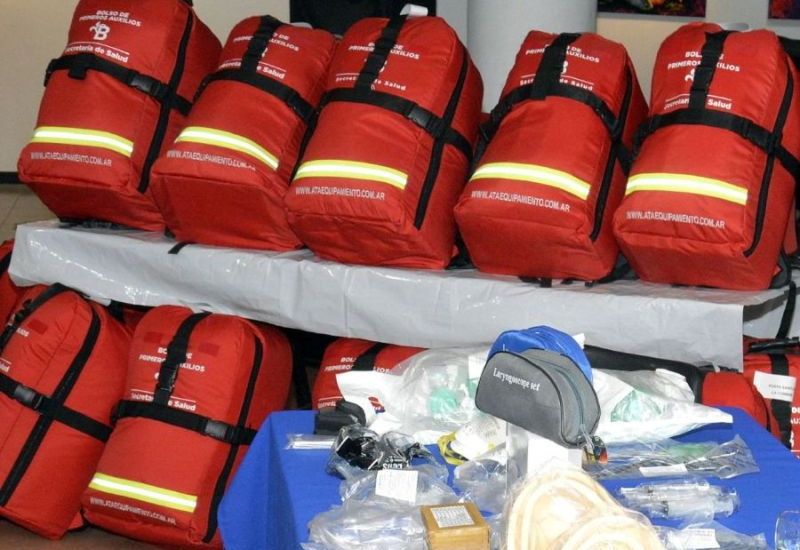 Cascallares entregó equipamiento e insumos para los Centros de Salud municipales