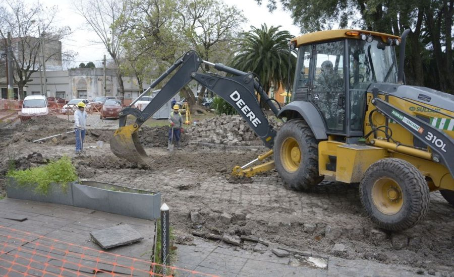 Cascallares: "Avanzamos con la conservación del adoquinado histórico y el patrimonio urbanístico"