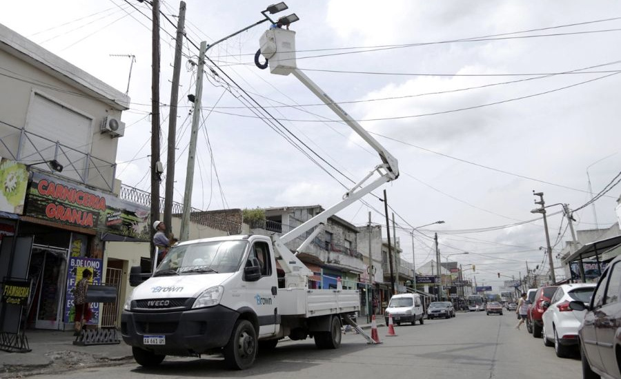 El Municipio instala luces "led" en una importante zona de San José