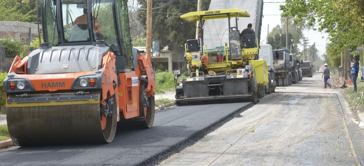 EL MUNICIPIO DE ALTE. BROWN AVANZA CON EL ASFALTO DE 50 CUADRAS EN BURZACO