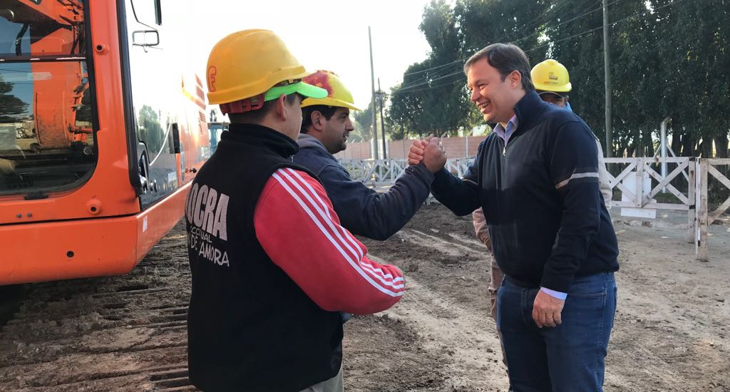 Avanza una obra de agua potable que beneficiará a cientos de miles de vecinos de Brown