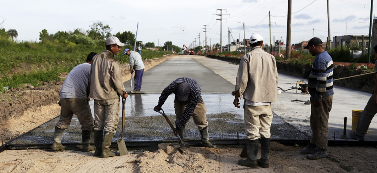 Arrancó la segunda etapa de la histórica pavimentación de la avenida Espora