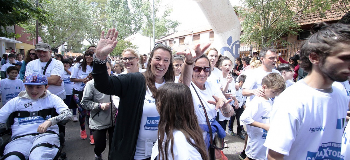 Con gran concurrencia de familias se llevó a cabo la "Carrera por Todos"