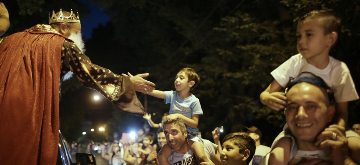 Los Reyes Magos recorrieron Alte. Brown llevando alegría a miles de niños