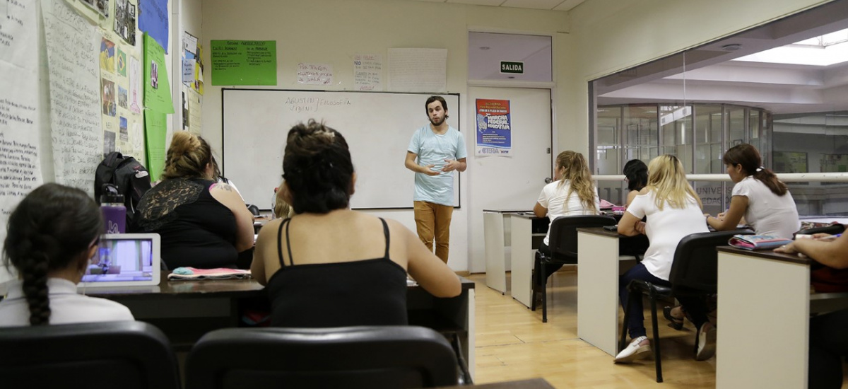 Más de 16 mil vecinos están terminando sus estudios en la modalidad adultos en Alte Brown