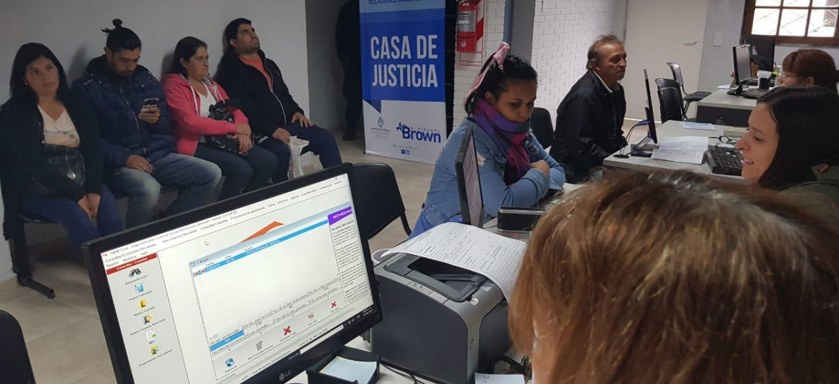 La nueva Casa de Justicia de Brown ya atendió más de 2 mil trámites en un mes
