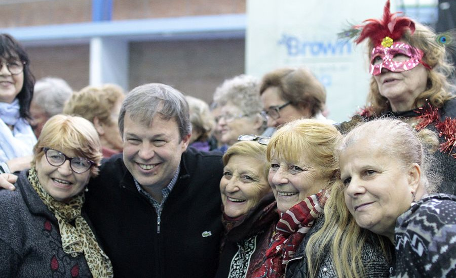 Cascallares celebró el Día de Los Abuelos junto a 1.500 adultos mayores