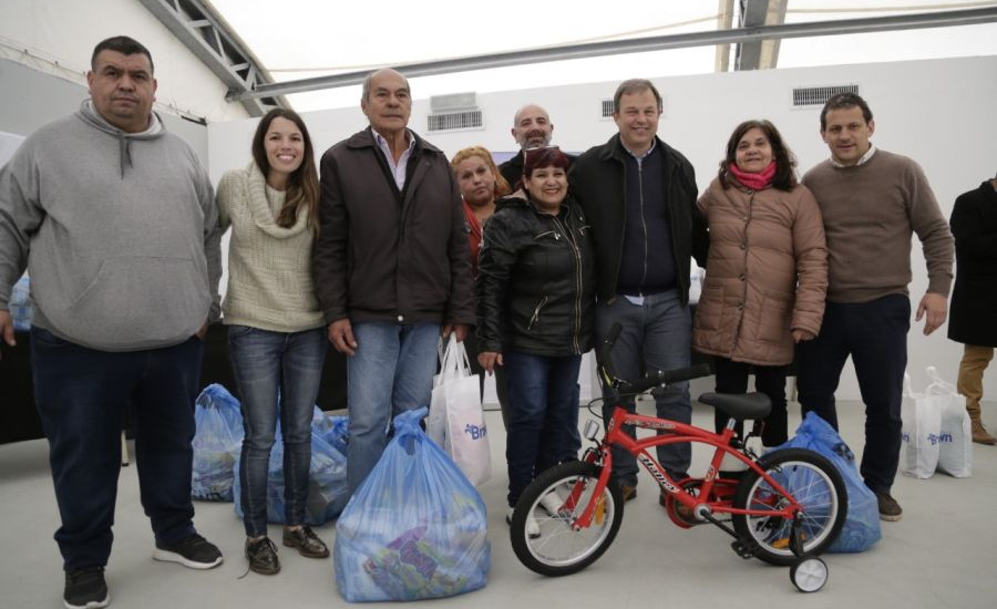 Cascallares junto a las instituciones y a los adultos mayores brownianos
