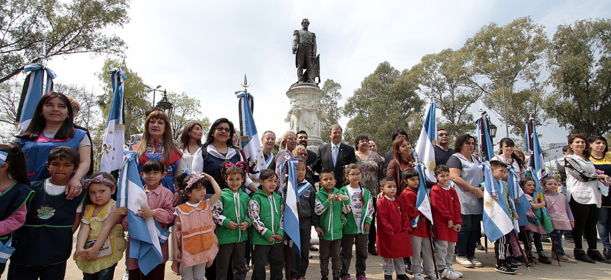 Vecinos e instituciones celebraron el 146º aniversario de Almirante Brown