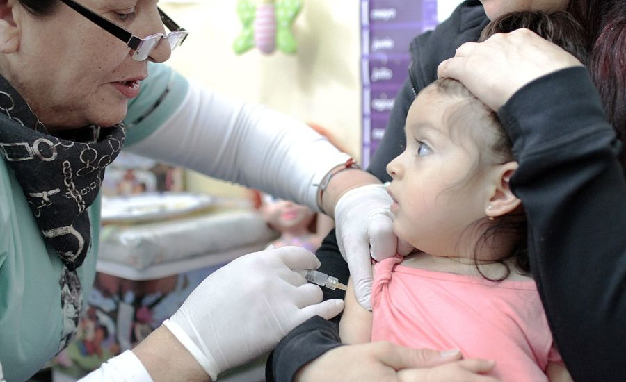 El municipio profundiza la campaña de vacunación contra el sarampión para niños y niñas