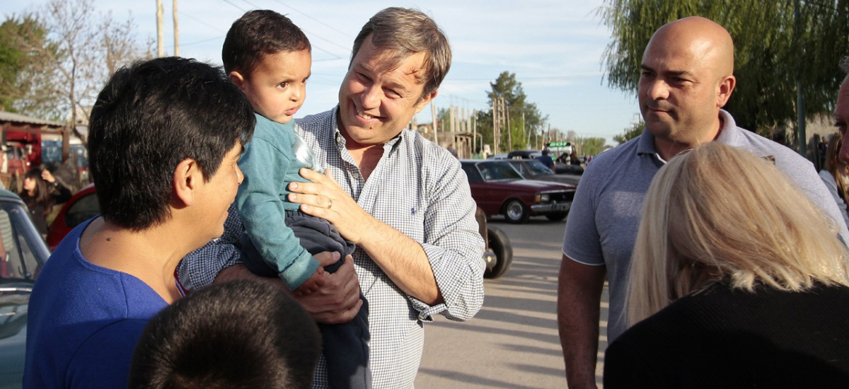 Cascallares recorrió junto a vecinos la nueva avenida Espora en Glew y Longchamps