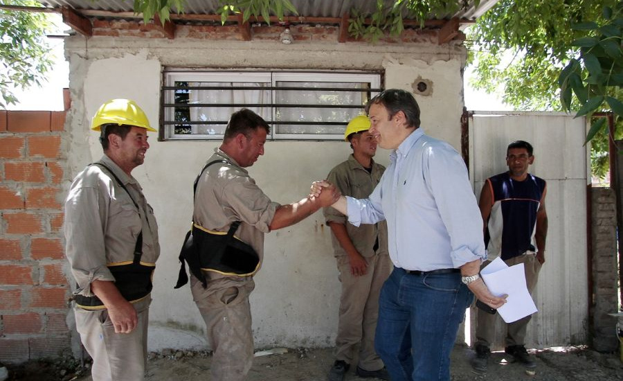 Cascallares recorrió obras de mejoramiento de calles, veredas y luminarias en Don Orione