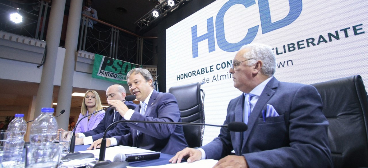 Cascallares abrió las sesiones con anuncios en salud, educación y obras públicas