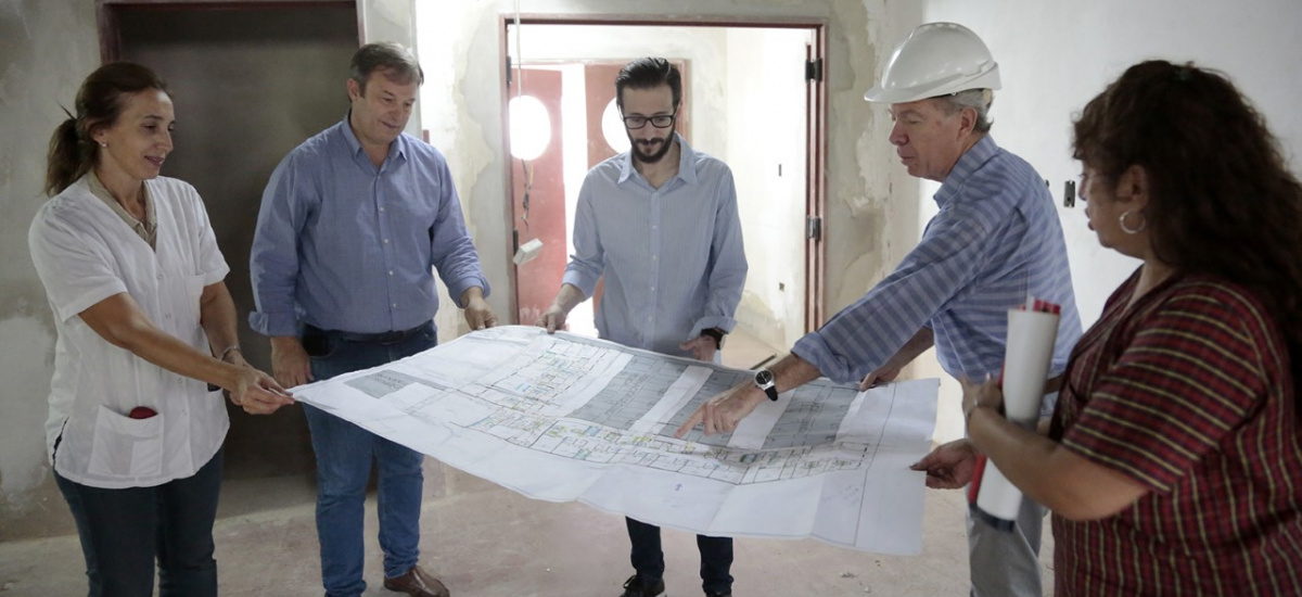 Cascallares recorrió las obras del Hospital Oñativia junto al ministro Simone