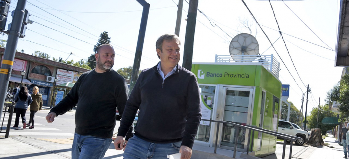 Ya funcionan los nuevos cajeros de Burzaco y llegan más para Glew