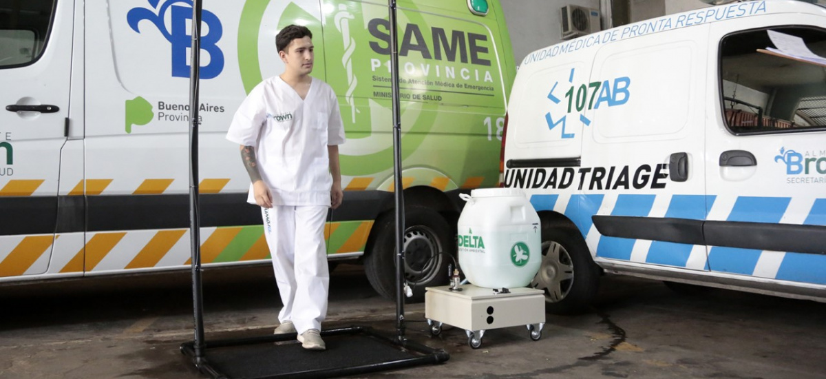 El municipio colocó cortinas sanitarias en hospitales y CAPS para cuidar al personal de salud