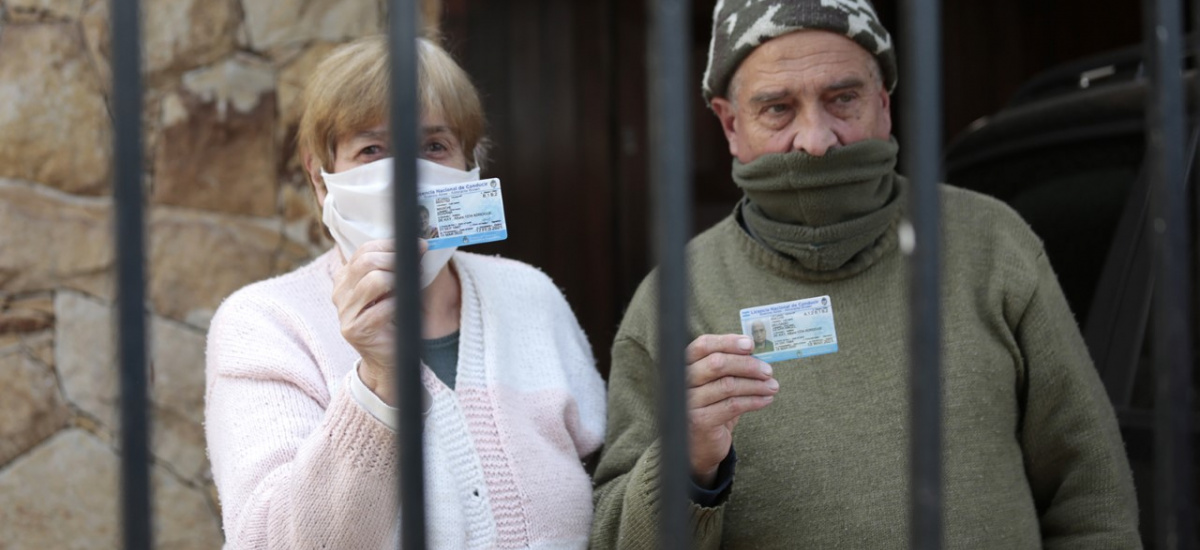 El municipio reparte casa por casa más de 400 licencias de conducir
