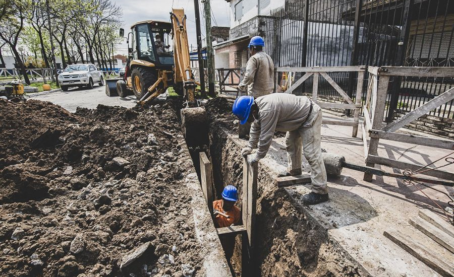 El Municipio y AySA avanzan con nueva red cloacal en Solano