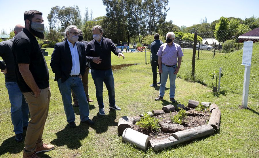 Cascallares y Basterra junto a productores rurales brownianos