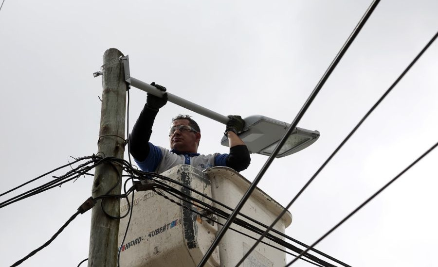 El Municipio avanza con la instalación de luminarias LED en las localidades