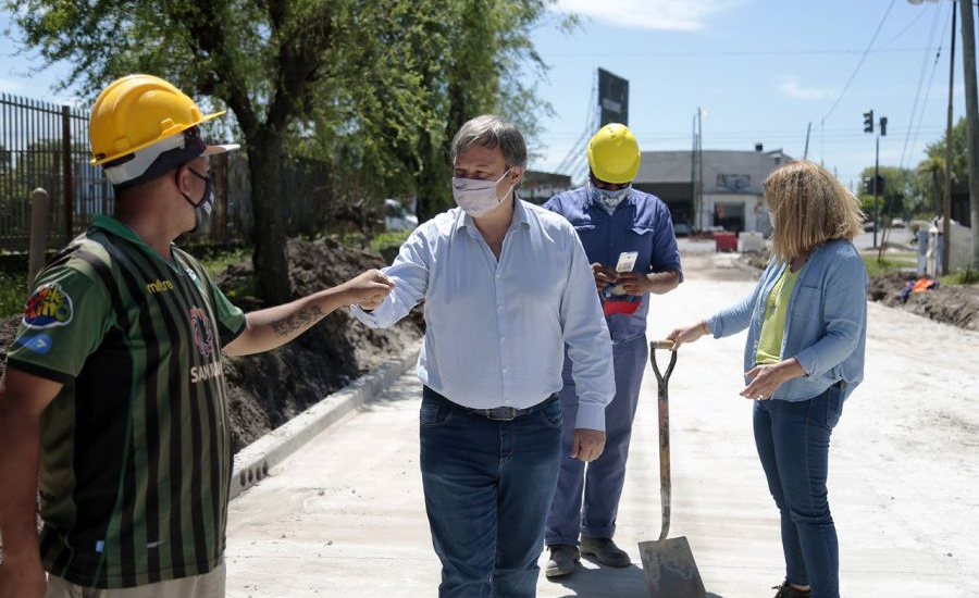 Cascallares recorrió una histórica obra hidráulica y de asfalto