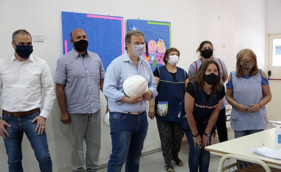 Cascallares visitó obras que ejecuta el municipio en jardín de Claypole
