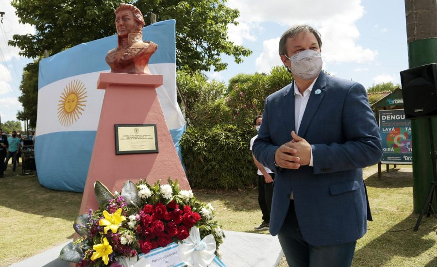 Cascallares descubrió un monumento en homenaje a Juan Manuel de Rosas