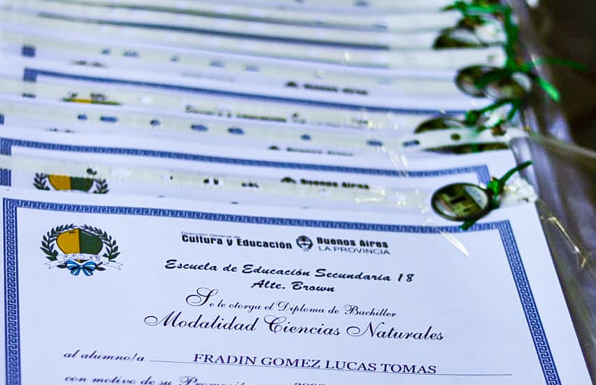 El Municipio entregó 17 mil medallas a egresados 2020 de escuelas públicas