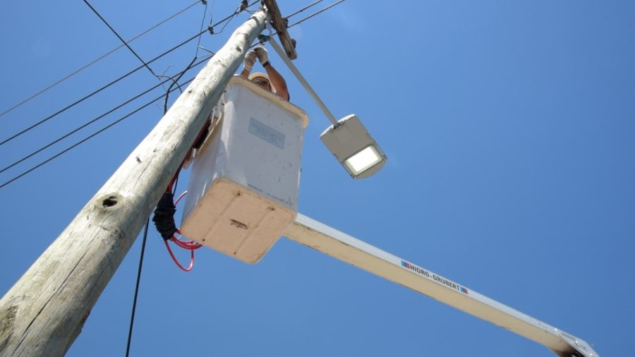 El municipio extiende la instalación de luces led a todas las localidades