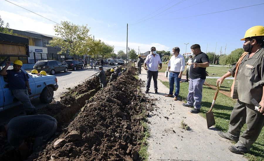 Cascallares supervisó el avance de las obras de agua potable