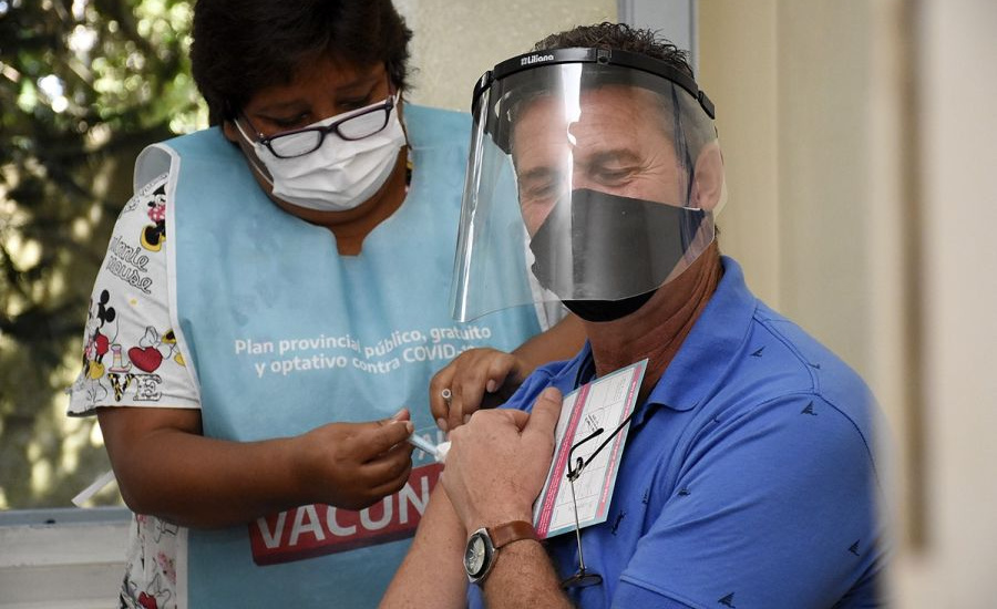 Avanza la vacunación a docentes en Almirante Brown