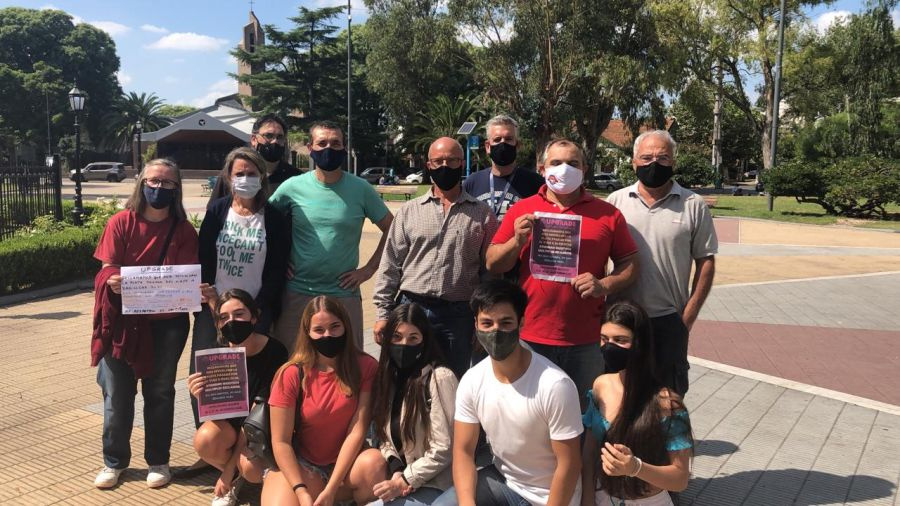 El municipio acompaña a familias de un colegio tras cancelación de viaje de egresados
