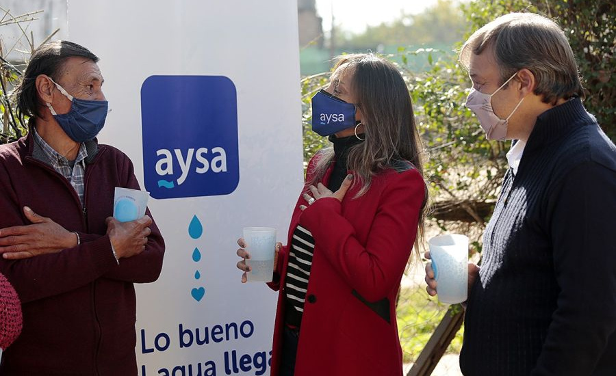 Malena Galmarini y Mariano Cascallares habilitaron una red de agua potable para 2500 familias de Alte Brown