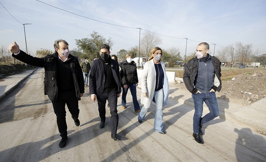 Cascallares, Bianco y Simone recorrieron obras de urbanización en Don Orione