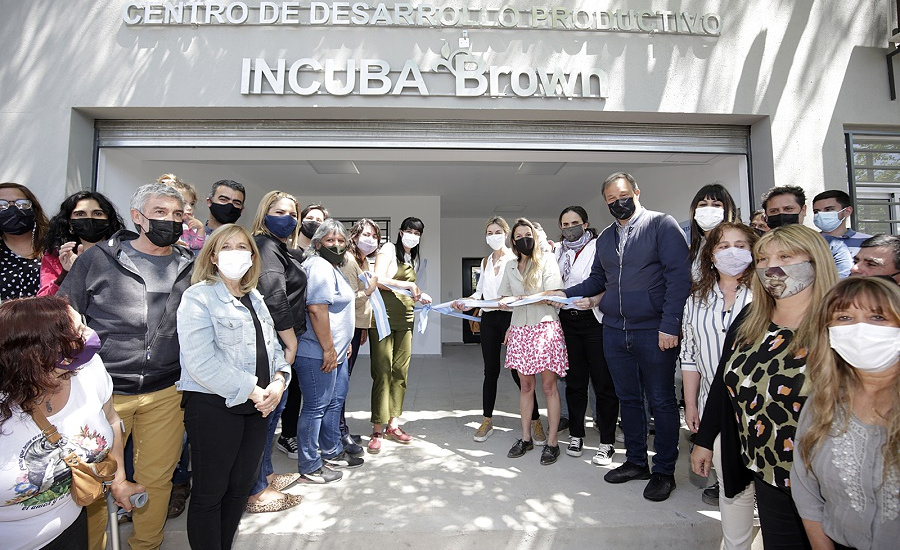 Cascallares inauguro “Incuba Brown”, el primer centro de desarrollo productivo de la Región