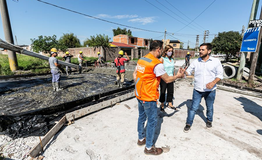 Extienden las obras de pavimentación en la avenida Presidente Perón de Calzada