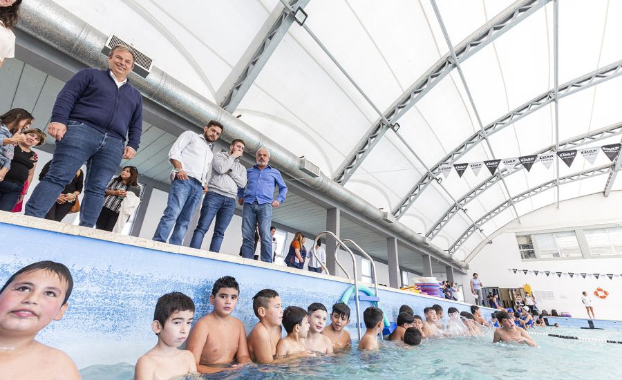 Cascallares y Fabiani dieron inicio al programa de natación destinado a alumnos de primaria