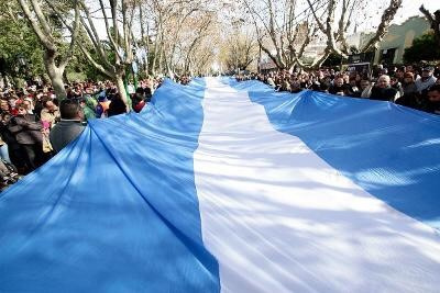 Almirante Brown celebra el “Día de la Bandera” en la plaza Belgrano de Burzaco