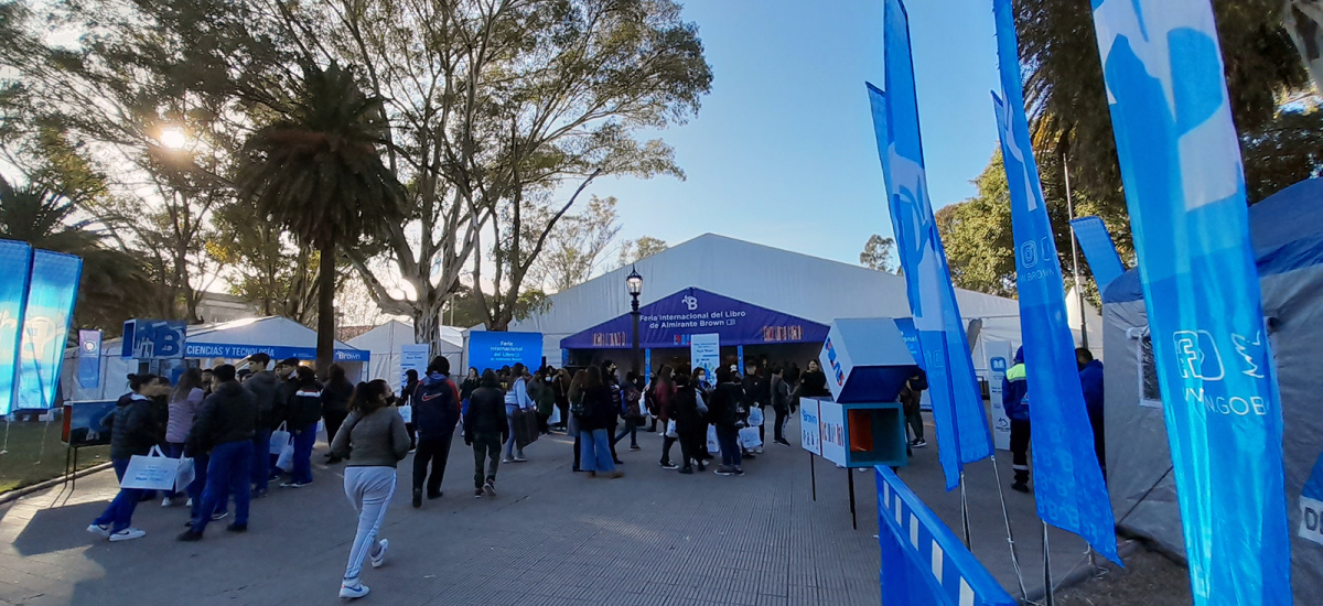 Con Felipe Pigna, el “Turco” García y Capusotto arranca la Feria del Libro de Alte Brown