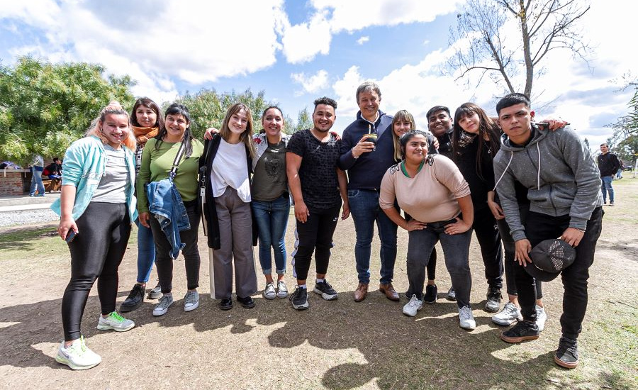 Cascallares y Fabiani celebraron la llegada de la primavera en un encuentro con estudiantes