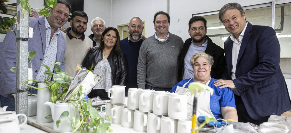 Cascallares y Fabiani recorrieron la histórica Pyme de porcelana “Tsuji”