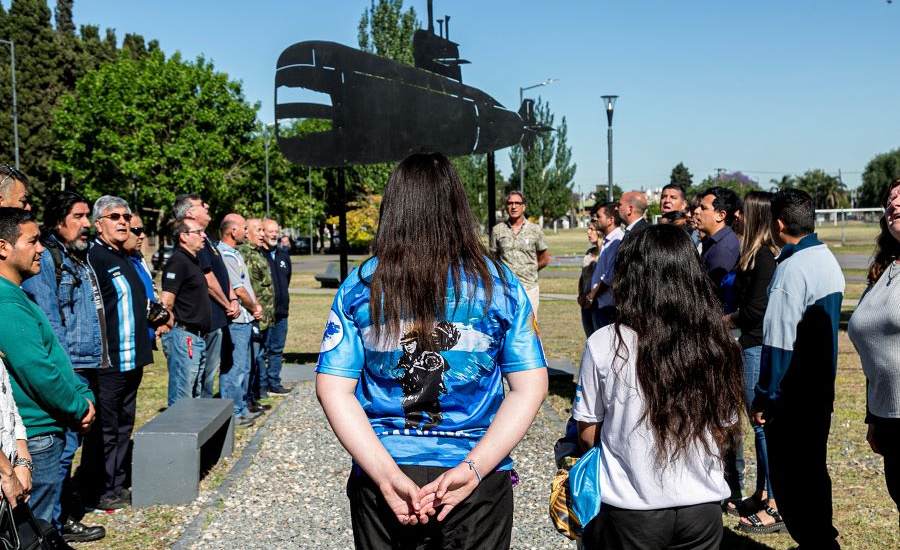 Almirante Brown le rindió un emotivo homenaje a la tripulación del “ARA San Juan”