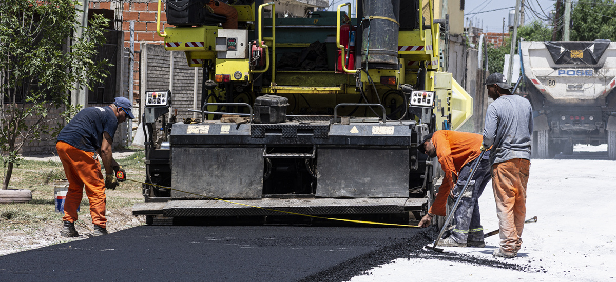 El Municipio de Alte Brown pavimenta más de 110 nuevas cuadras en Longchamps y Glew