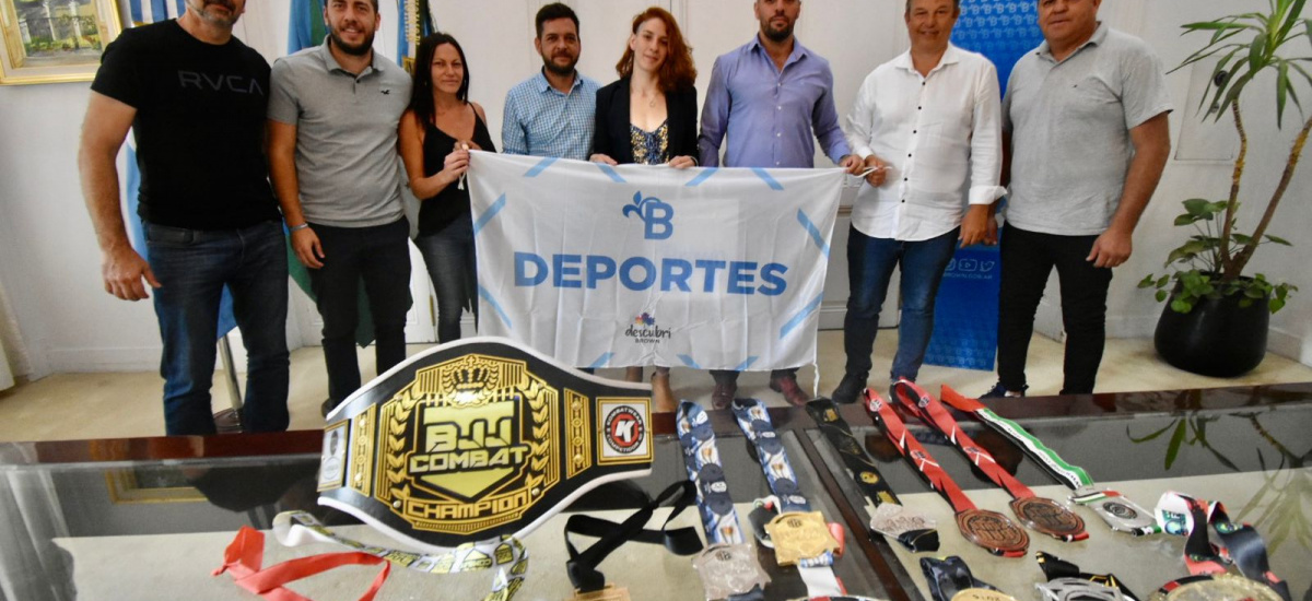 Cascallares y Fabiani junto a campeones brownianos de artes marciales