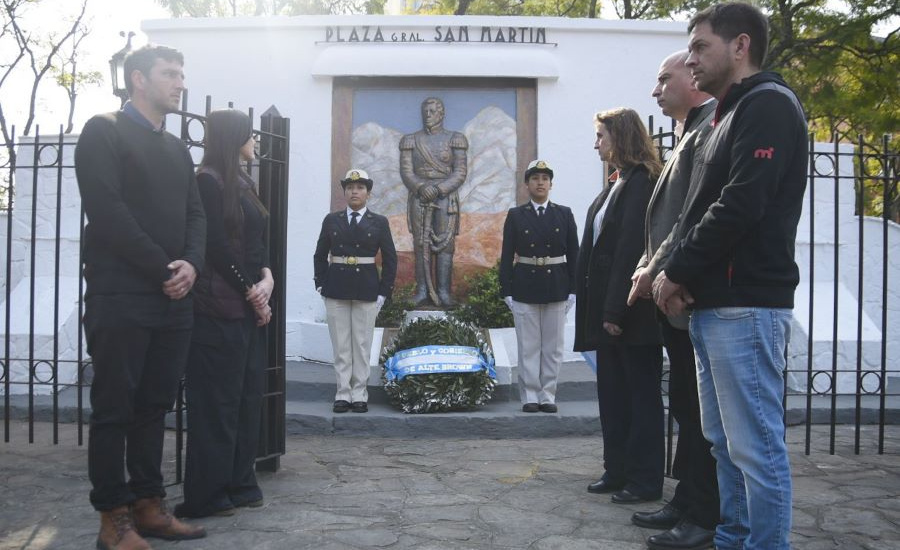 Pueblo y Gobierno de Almirante Brown rindieron un emotivo homenaje al General San Martín