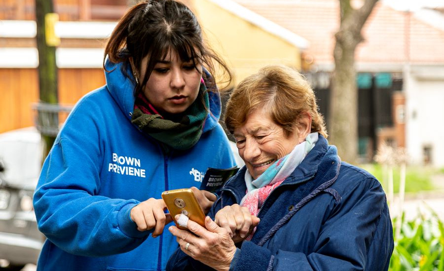 En Almirante Brown 37 mil vecinos ya utilizan la App “Brown Previene” con botón de pánico