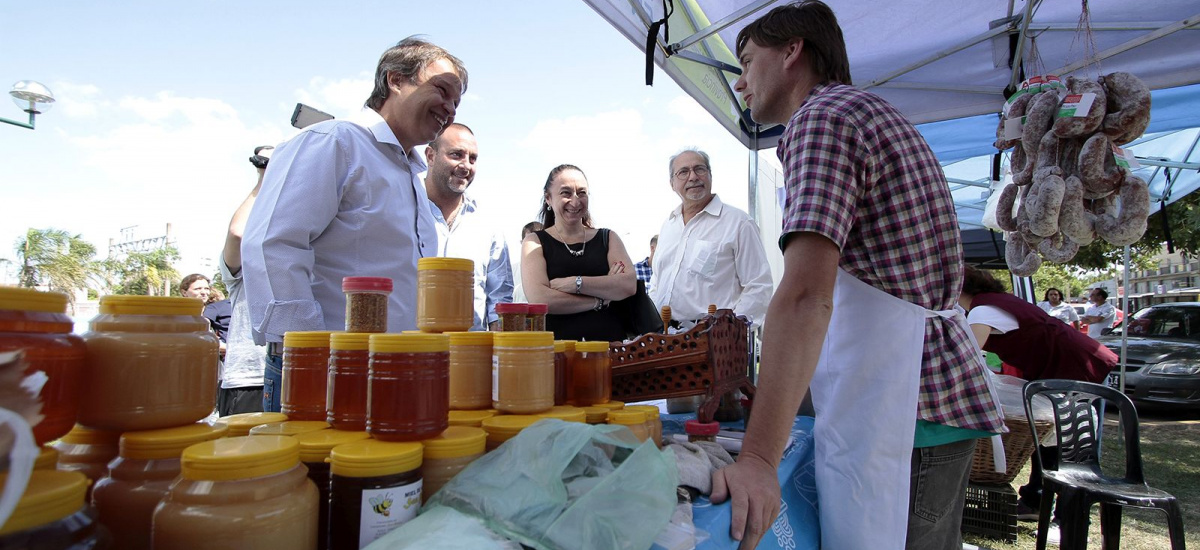 El mercado en tu barrio ahora también los sábados en Brown