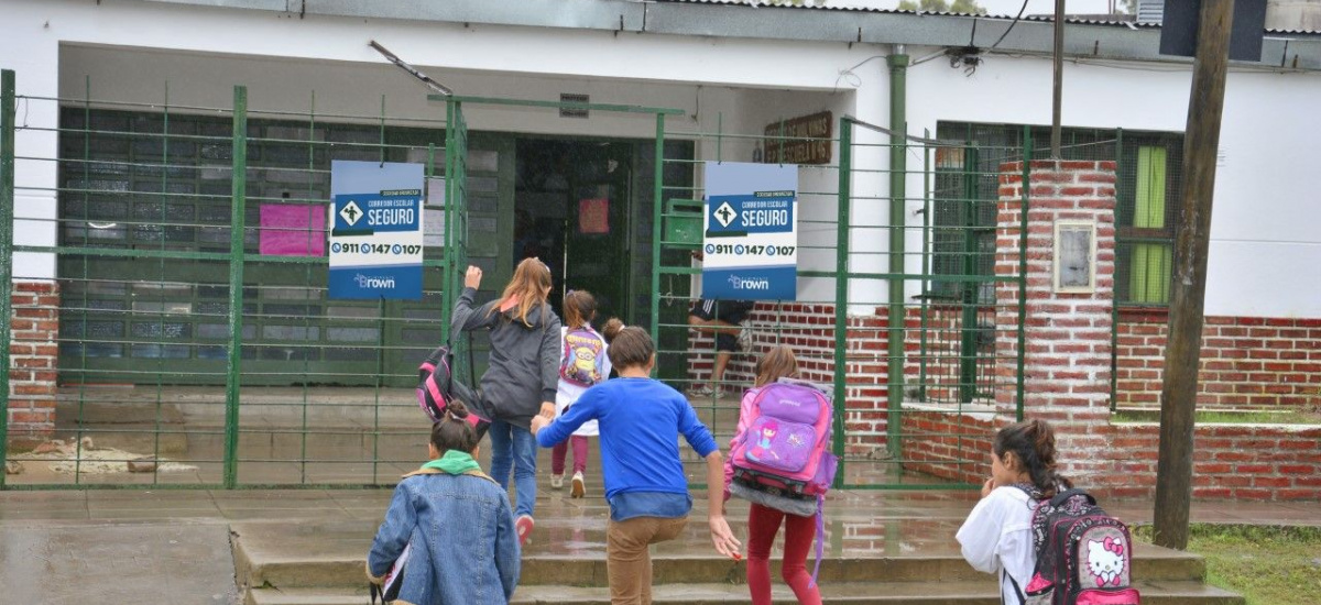 RENOVADOS Y FORTALECIDOS, VUELVEN A BROWN LOS CORREDORES ESCOLARES SEGUROS