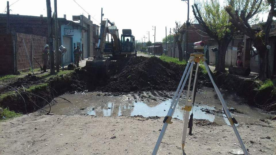 San José: iniciaron obras de pavimentación de Bynnon, entre Chubut y Santa Ana